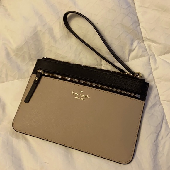 Kate spade wristlet - Picture 1 of 4